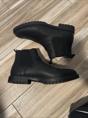 Perry Ellis Men's Black Chukka Chelsea Boots